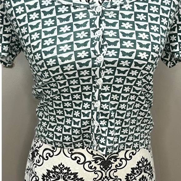 Harlow Green and White Crop Button Down Shirt - Picture 1 of 4